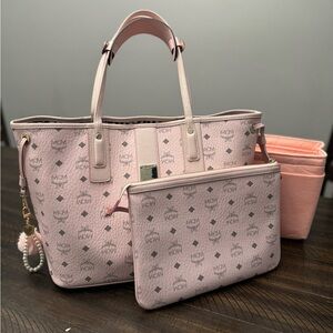MCM LIZ MEDIUM POWDER PINK REVERSIBLE SHOPPER TOTE & POUCH